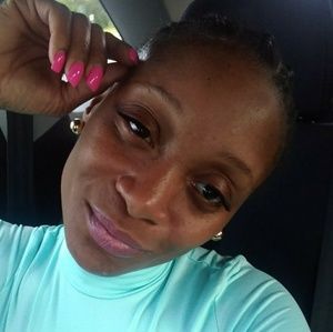 Meet your Posher, Ebony